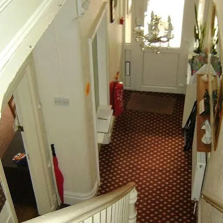 Glen Allan 3* Blackpool