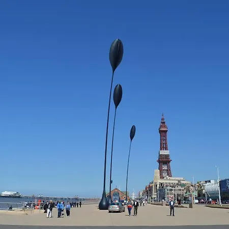 Ruskin 3* Blackpool