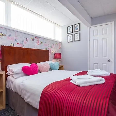 Hotel Adelaide - Town Centre - Opposite Winter Gardens *