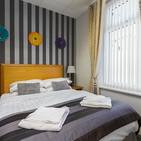 Hotel Adelaide - Town Centre - Opposite Winter Gardens