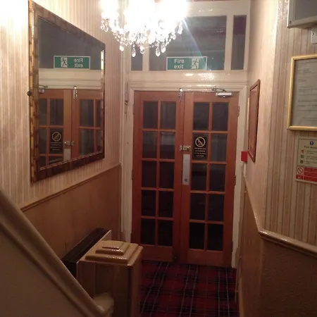 Victoria 2* Blackpool