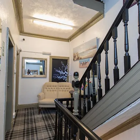 Manor House 3*