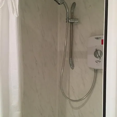 Hotel The 2*