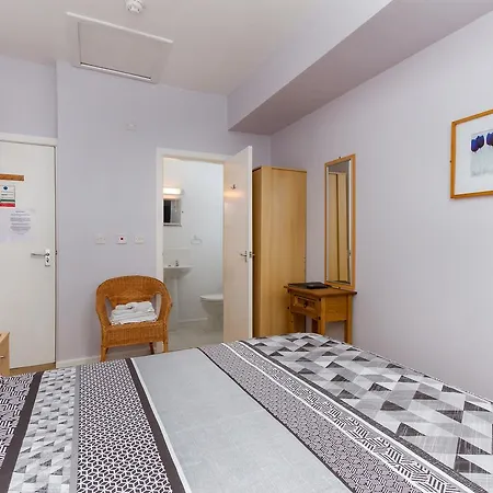 Le Papillon Guest house Blackpool