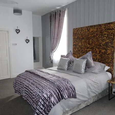 Hotel Waters Edge 3*