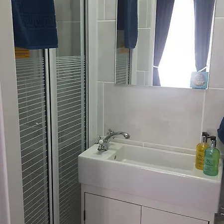 Гостевой дом By The Seaside 4*