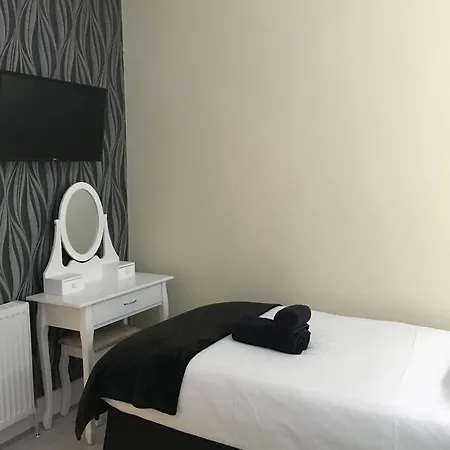 Happy Return 3* Blackpool