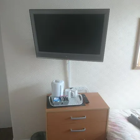 Otel Fernlea 2*