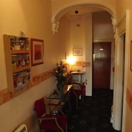 Bed & Breakfast Balmoral Blackpool