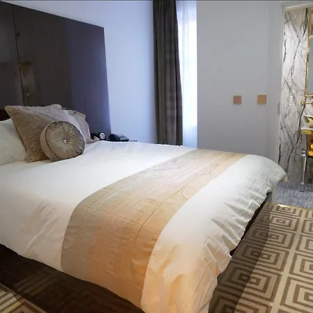 Dj Hotel