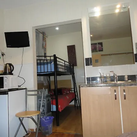 Ivanhoe Hotel 2*