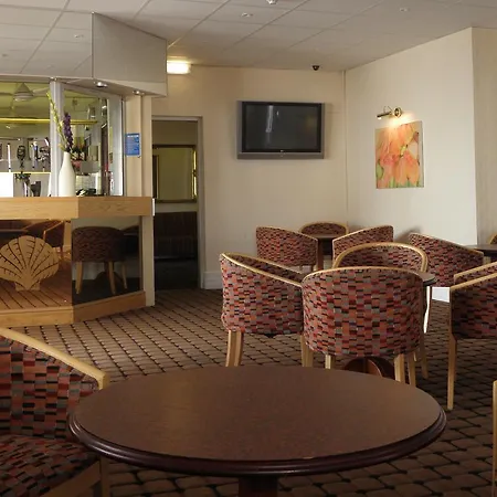 Chequers Plaza Hotel