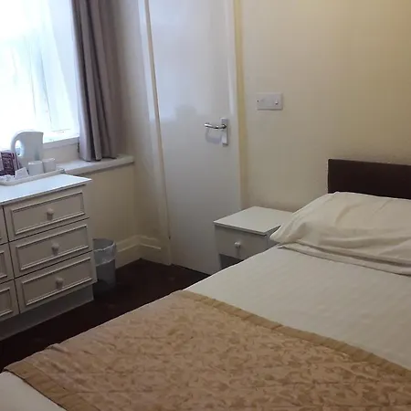 Hotel Chequers Plaza