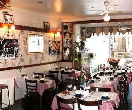 Willow Grove 3* Blackpool