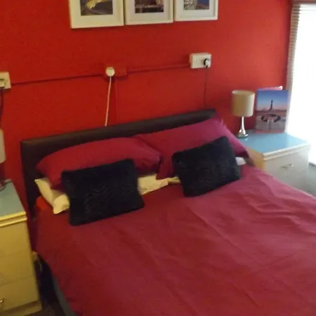 Bed & Breakfast Friends Hotel 4*
