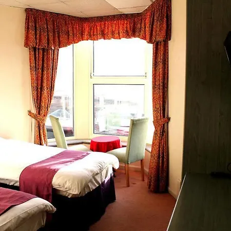 Balmoral Hotel 3*
