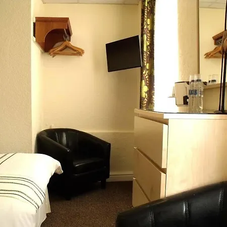 Benson - Small Families & Couples Only 3*