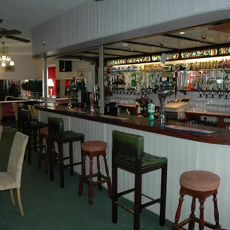 Arncliffe Hotel