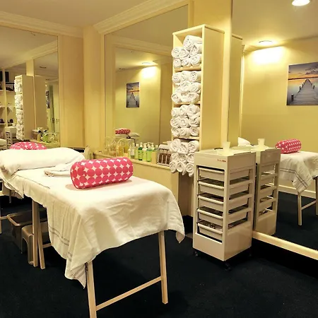 Claremont Hotel 3*