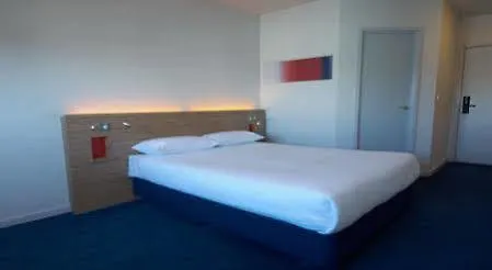 Travelodge South Shore Hotell 3*