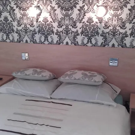 The Penrhyn Gasthuis 3*