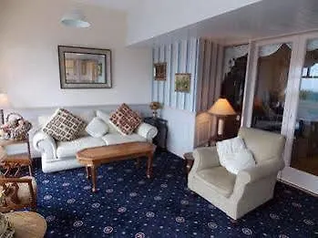 Maples Hotel