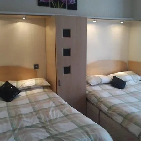 Ivanhoe Hotel 2*