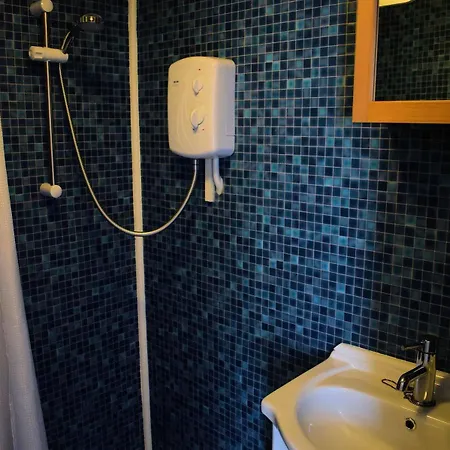Отель The Clarendon Showtel 2*