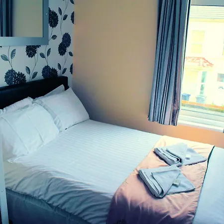 The Clarendon Showtel 2* Блэкпул