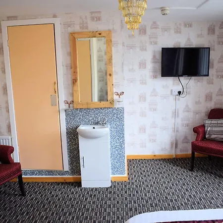 The Clarendon Showtel 2*