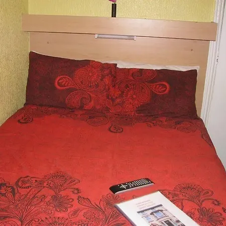 Glen Allan 3* Blackpool