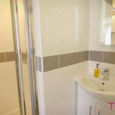 Hotell The Kenley 4*