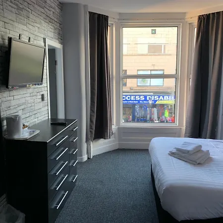 Hotel The 3*