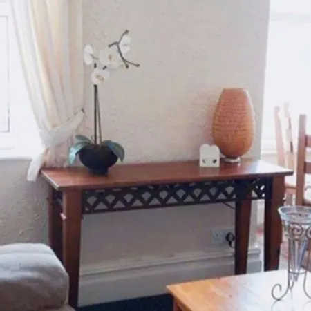 Apartment Bridle