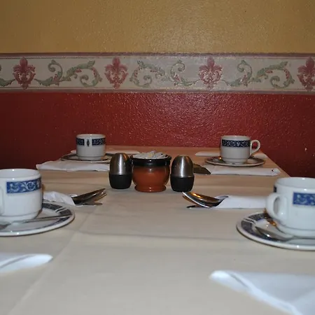 Broadway Hotel 3*