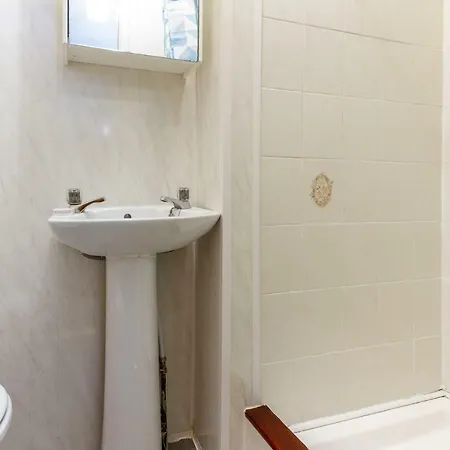 Keighley House Гостевой дом 3*