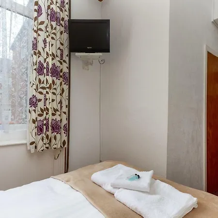 Keighley House Гостевой дом 3*