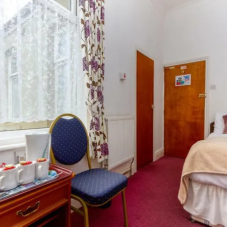 Keighley House Гостевой дом 3*