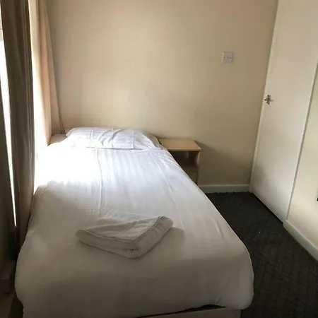 Hotel The 3*