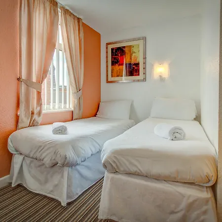 The Sandringham Court & Apartment-all Groups Welcome 3* Blackpool