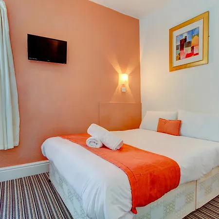 The Sandringham Court & Apartment-all Groups Welcome Hotel 3*