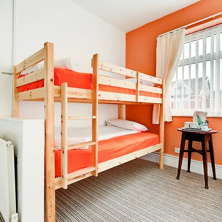 The Sandringham Court & Apartment-all Groups Welcome