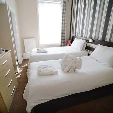 Arncliffe 3* Blackpool