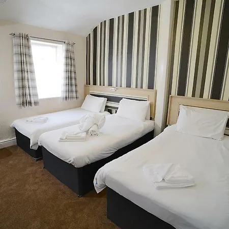 Arncliffe 3* Blackpool