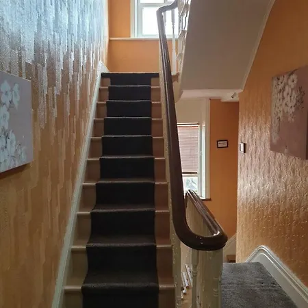 Guest house Foxhall Village 2*