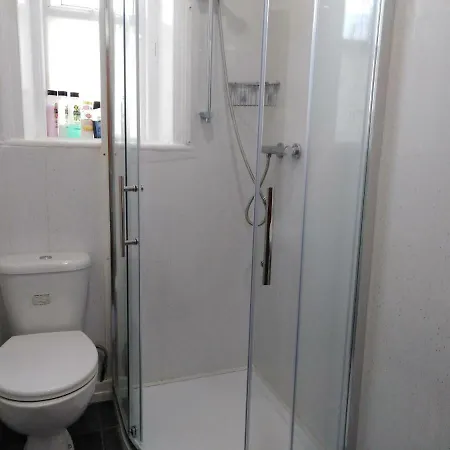 Tuxford House Гостевой дом 2*