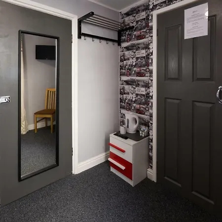 Hotel The 3*