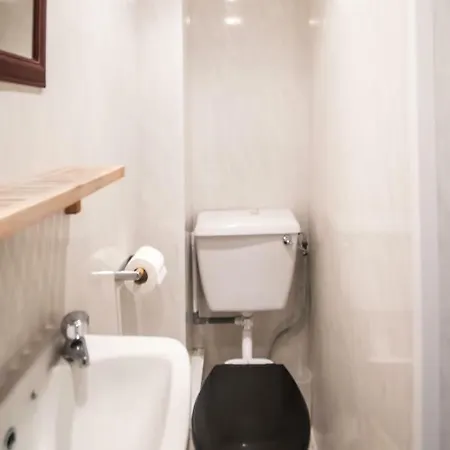 Myroomz Hollingdales Отель 2*
