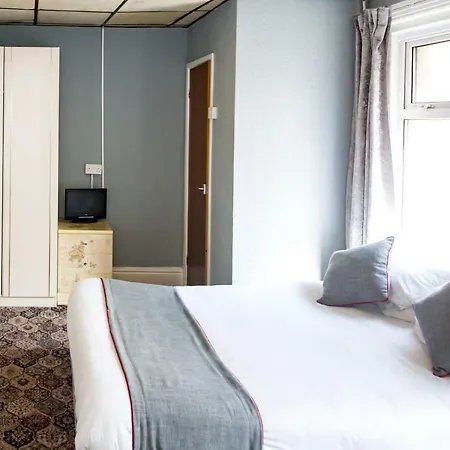 Myroomz Silver Hotell 3*