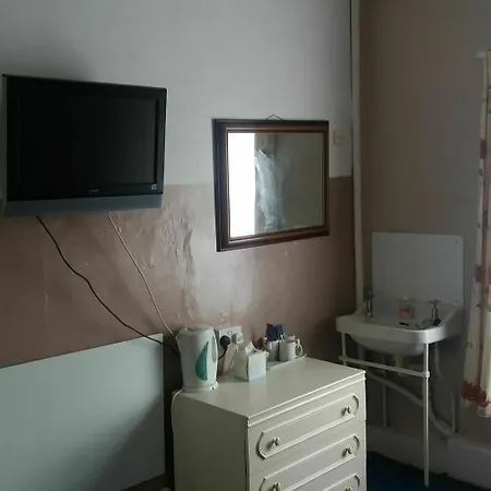 Crompton House 2* Blackpool